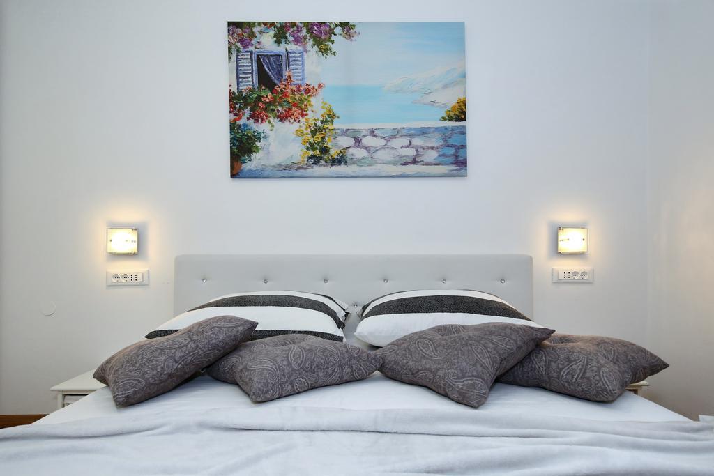 Apartments Maruna Self Check-In Задар Екстер'єр фото